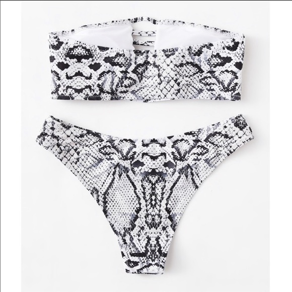 Snakeskin bikini - Picture 3 of 6